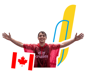Estudiante con los brazos abiertos y camiseta roja para el programa de InterWay en Toronto, integrado con la bandera canadiense